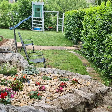 فيلة Waterfall House Getaway