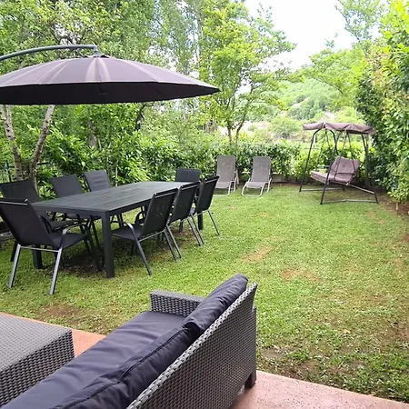 Waterfall House Getaway *