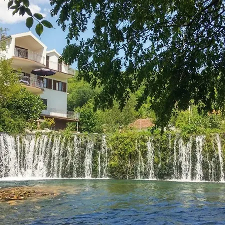 Waterfall House Getaway فيلة