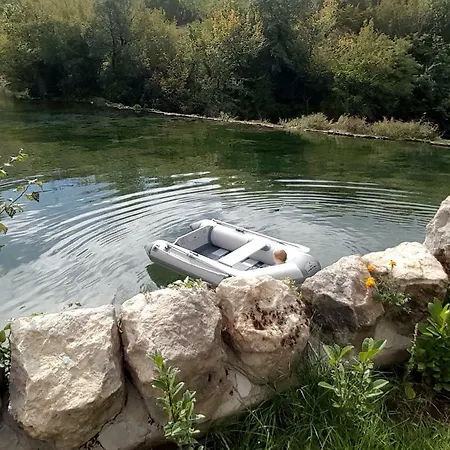 Waterfall House Getaway *