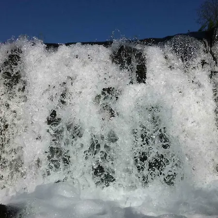 Waterfall House Getaway *