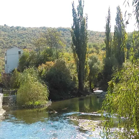 Waterfall House Getaway ヴィラ *