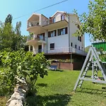 Waterfall House Getaway Trilj