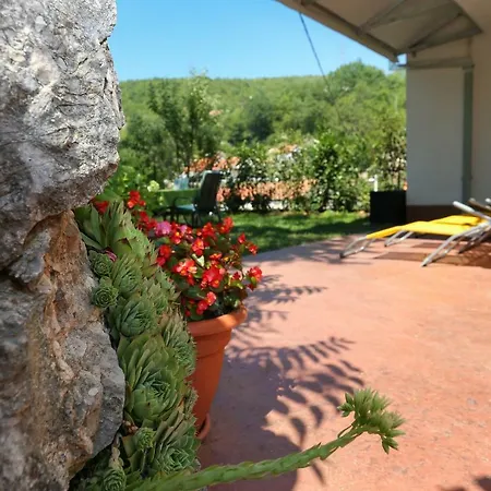 Waterfall House Getaway Villa