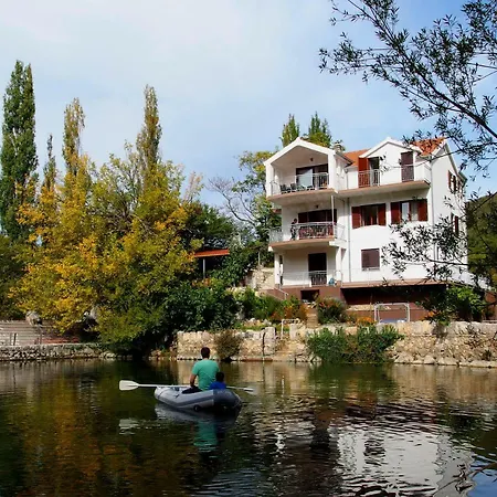 Waterfall House Getaway